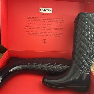 Hunter Quilted GLOSSY Tall Boot - Navy Blue